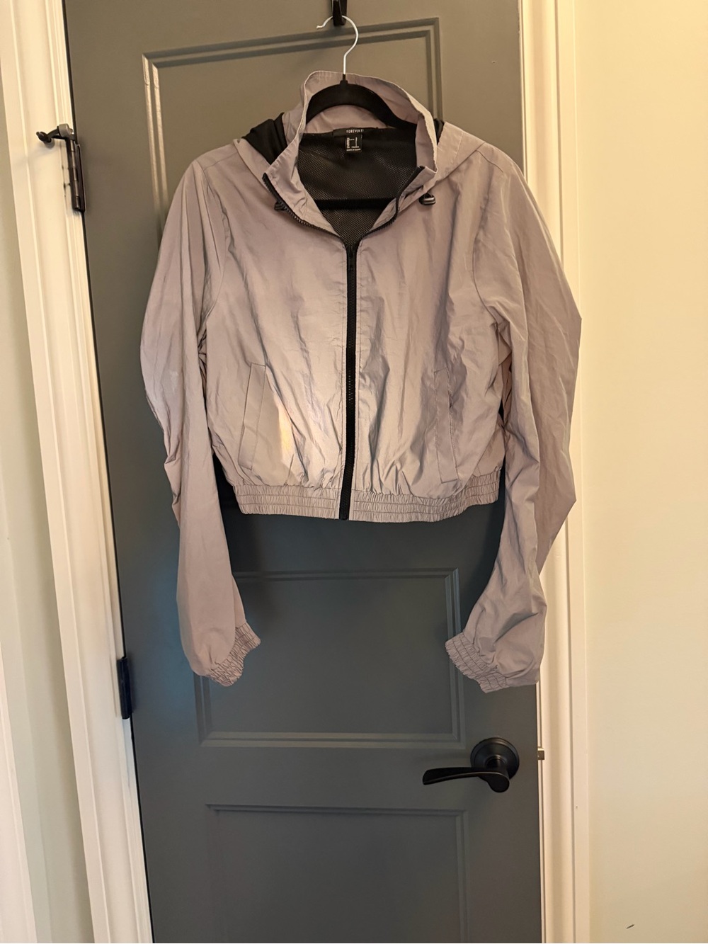 Forever 21 teen Light Gray silver rain Cropped Hooded Windbreaker Jacket L